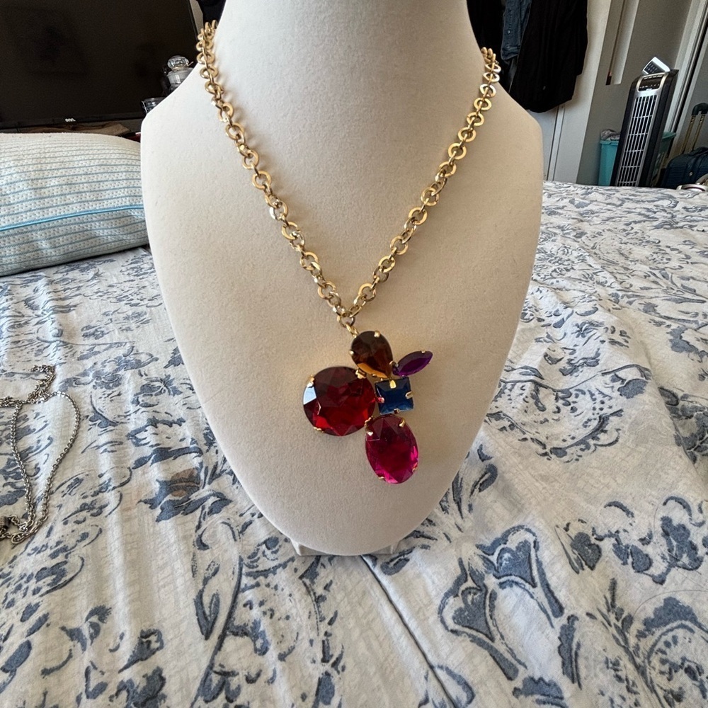 Gold and Red Gemstone Necklace with Floral Pendant - Picture 2 of 4